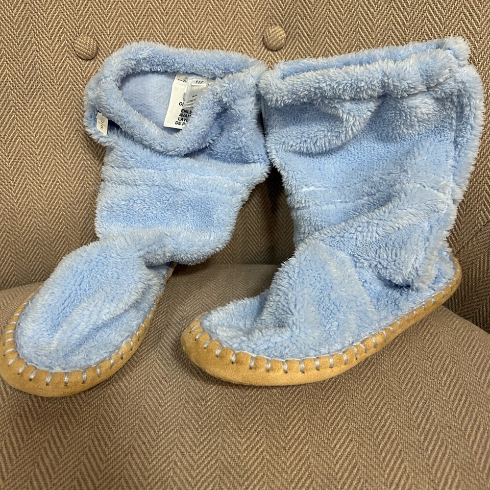 GAP, Home Slippers, Super Soft Warm Cozy Fuzzy! Size 9US